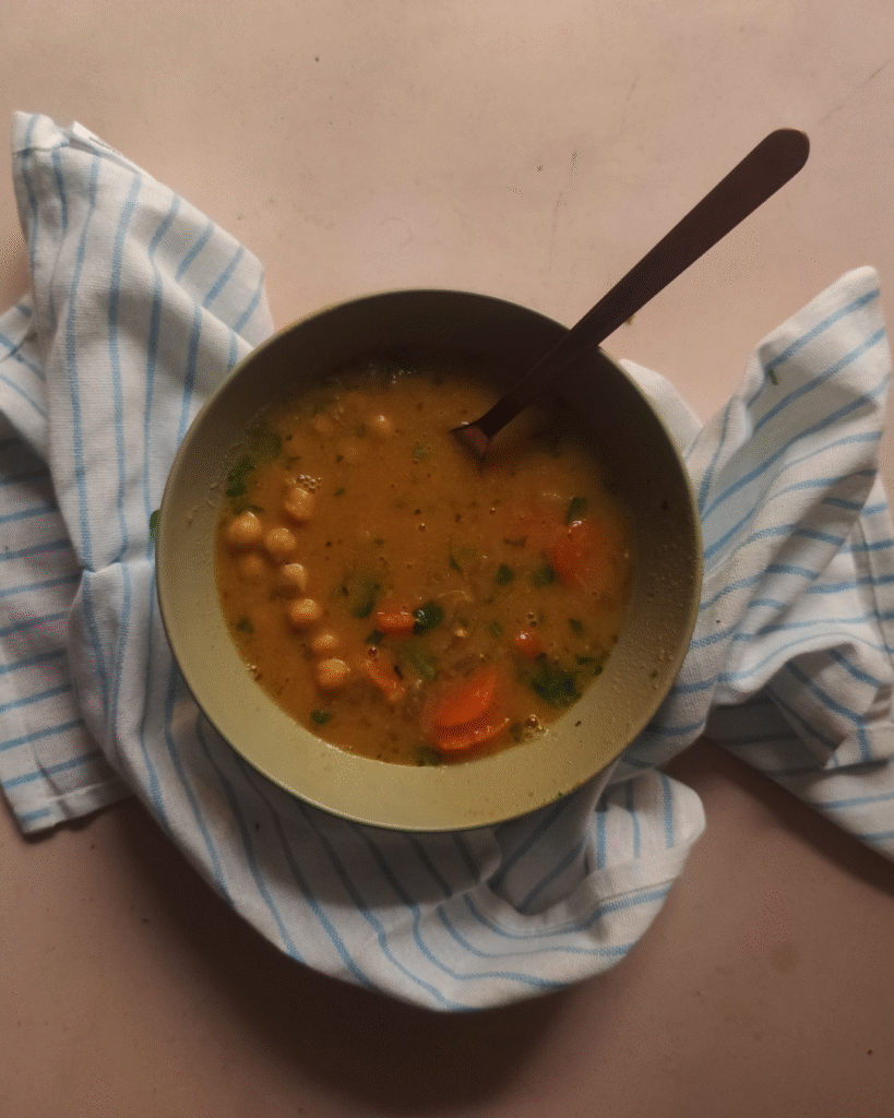 sopa de garbanzos griega